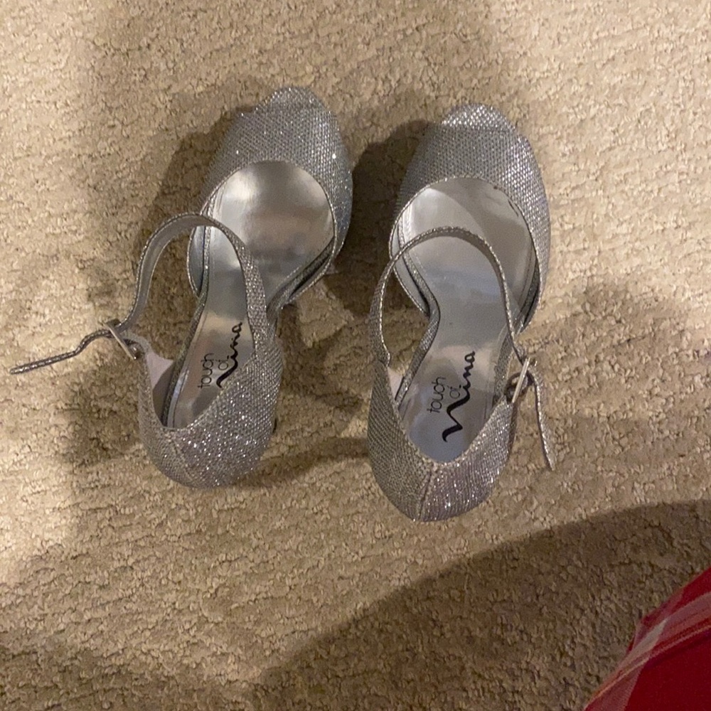 Touch of Nina size 6.5 sparkly shoes worn once